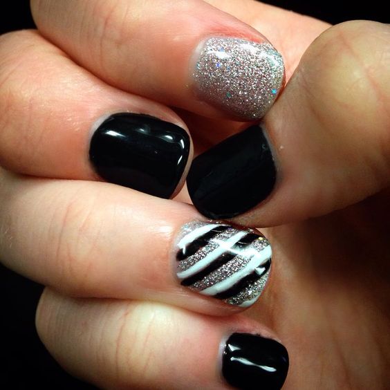 You'll Want To Try These 22 Pretty Solar Nails