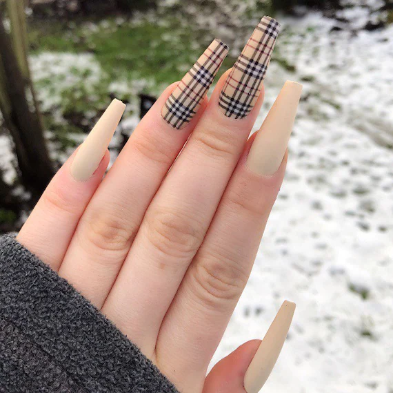 Burberry Nail
